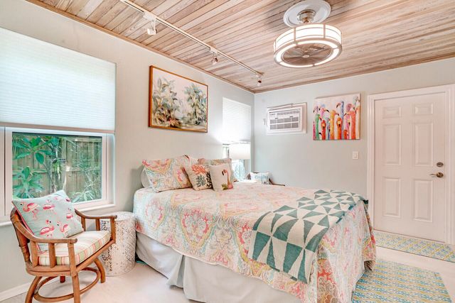 9 NW 9th Street, Delray Beach, FL 33444