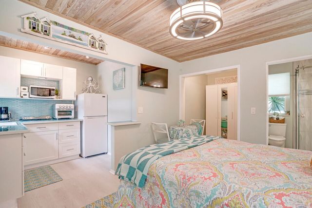 9 NW 9th Street, Delray Beach, FL 33444
