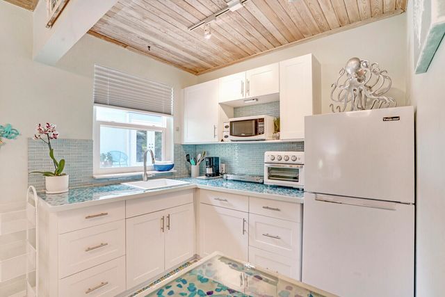 9 NW 9th Street, Delray Beach, FL 33444
