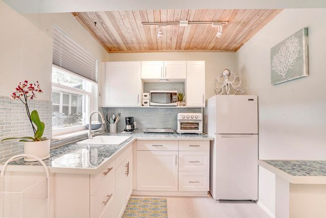 9 NW 9th Street, Delray Beach, FL 33444
