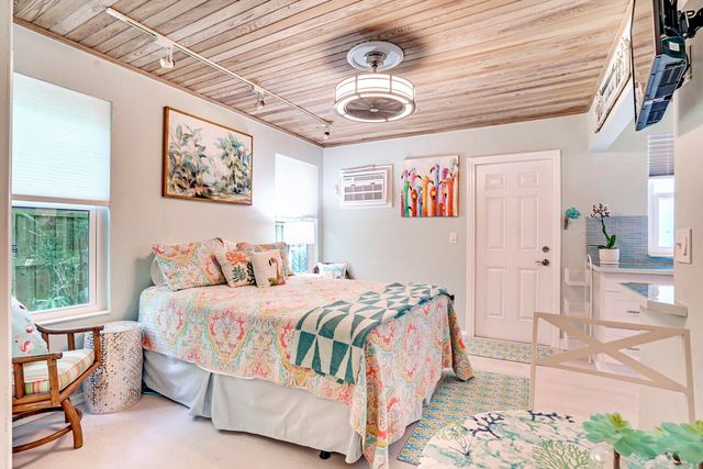 9 NW 9th Street, Delray Beach, FL 33444