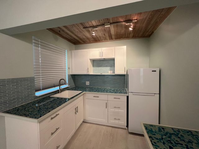 9 NW 9th Street, Delray Beach, FL 33444