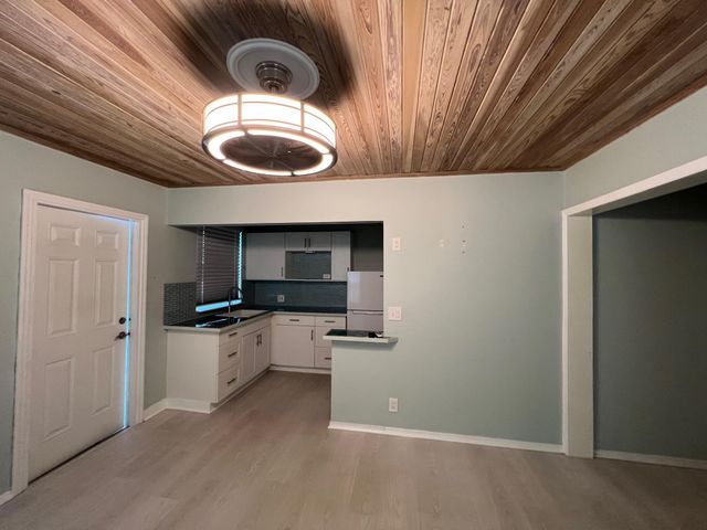 9 NW 9th Street, Delray Beach, FL 33444