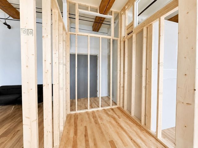 491 Dutton St 209, Lowell, MA 01852