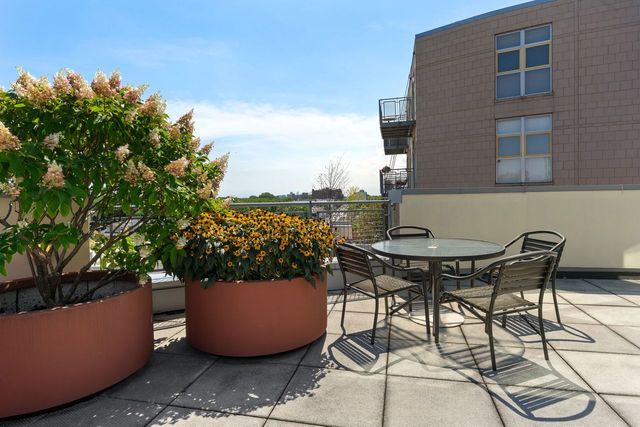 1236 Chicago Avenue 403, Evanston, IL 60202