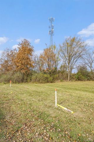 8815 E Holly Road, Holly, MI 48442