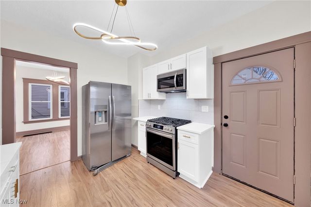 3887 W 21st Street, Cleveland, OH 44109