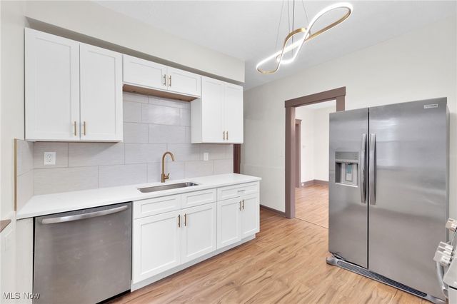 3887 W 21st Street, Cleveland, OH 44109