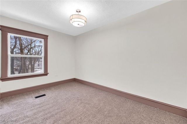 3887 W 21st Street, Cleveland, OH 44109