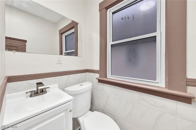 3887 W 21st Street, Cleveland, OH 44109