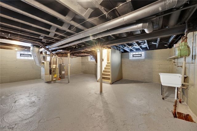 3887 W 21st Street, Cleveland, OH 44109