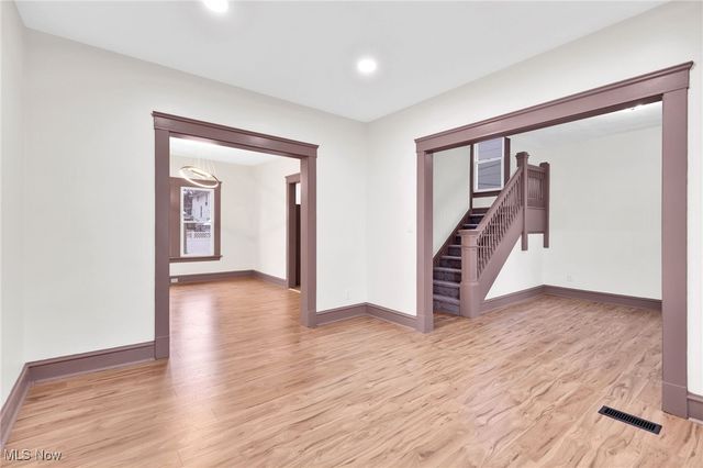 3887 W 21st Street, Cleveland, OH 44109