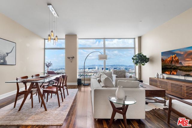 900 W Olympic Boulevard 40D, Los Angeles, CA 90015