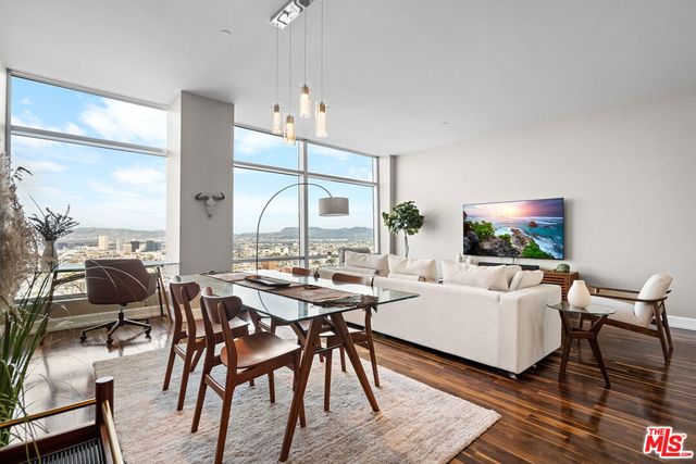 900 W Olympic Boulevard 40D, Los Angeles, CA 90015