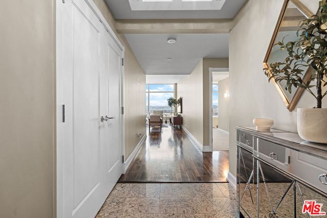 900 W Olympic Boulevard 40D, Los Angeles, CA 90015