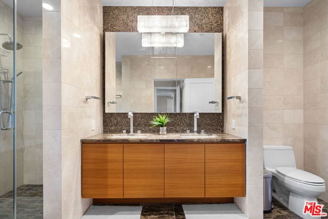 900 W Olympic Boulevard 40D, Los Angeles, CA 90015