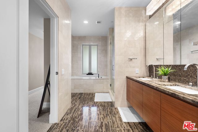 900 W Olympic Boulevard 40D, Los Angeles, CA 90015