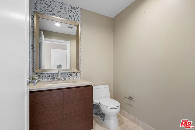 900 W Olympic Boulevard 40D, Los Angeles, CA 90015