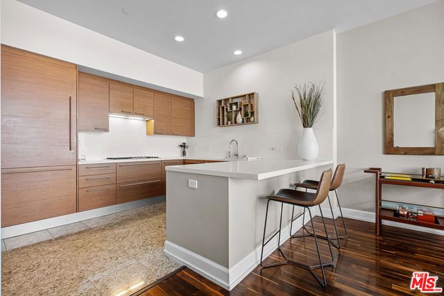 900 W Olympic Boulevard 40D, Los Angeles, CA 90015