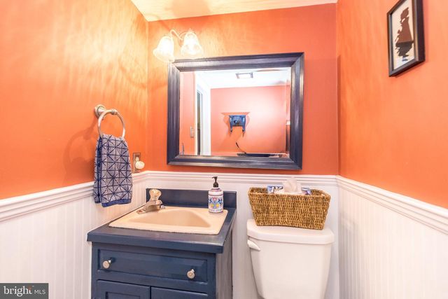 691 MANN RD, Horsham, PA 19044