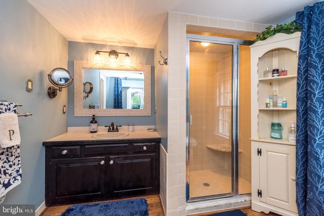 691 MANN RD, Horsham, PA 19044