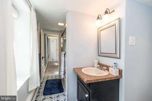 691 MANN RD, Horsham, PA 19044