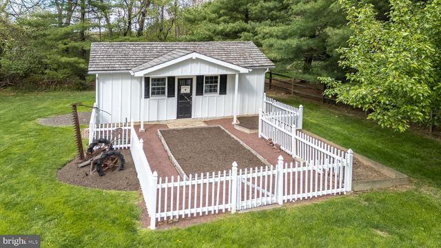 691 MANN RD, Horsham, PA 19044