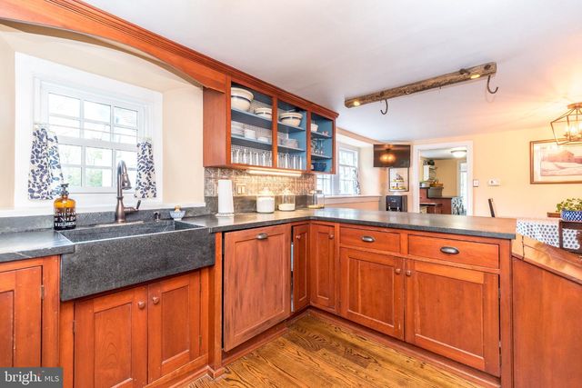 691 MANN RD, Horsham, PA 19044
