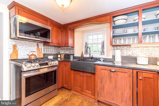691 MANN RD, Horsham, PA 19044