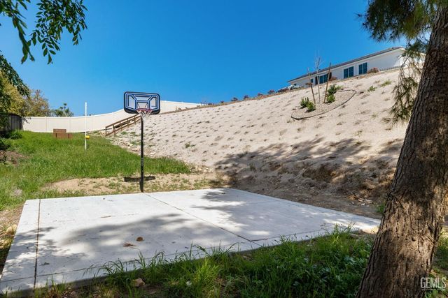 5808 Levanto Street, Bakersfield, CA 93306