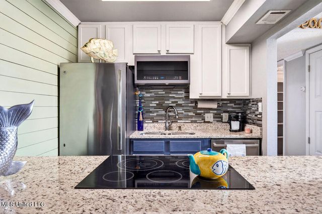 1550 E 2nd Street, S115, Pass Christian, MS 39571