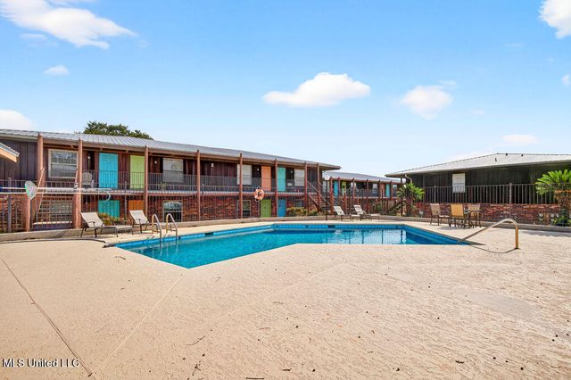 1550 E 2nd Street, S115, Pass Christian, MS 39571