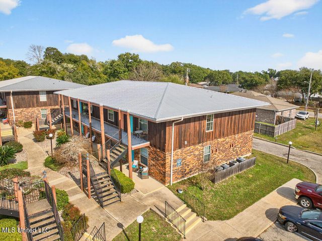 1550 E 2nd Street, S115, Pass Christian, MS 39571