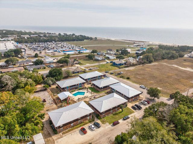 1550 E 2nd Street, S115, Pass Christian, MS 39571