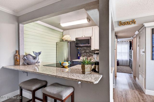 1550 E 2nd Street, S115, Pass Christian, MS 39571