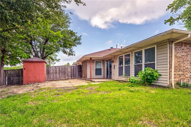 1702 Elizabeth Drive, Carrollton, TX 75007