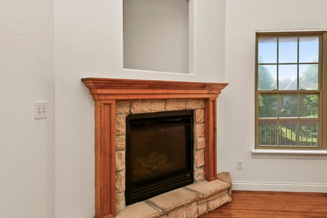 912 E Welch Street, Nixa, MO 65714