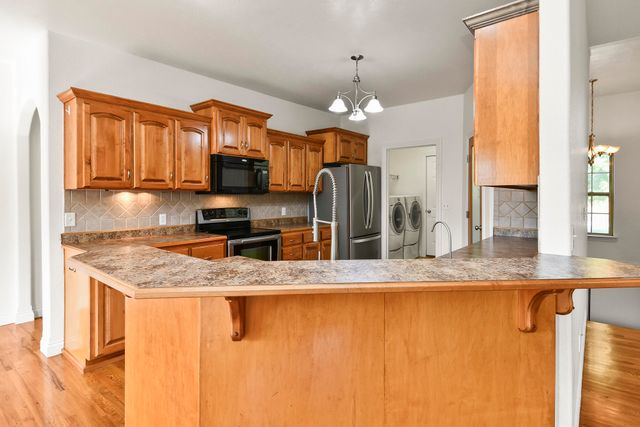 912 E Welch Street, Nixa, MO 65714