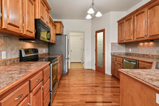 912 E Welch Street, Nixa, MO 65714