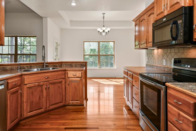 912 E Welch Street, Nixa, MO 65714