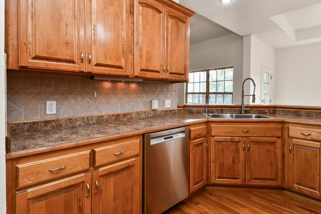 912 E Welch Street, Nixa, MO 65714