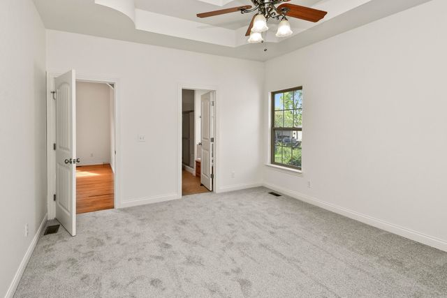 912 E Welch Street, Nixa, MO 65714