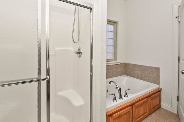 912 E Welch Street, Nixa, MO 65714