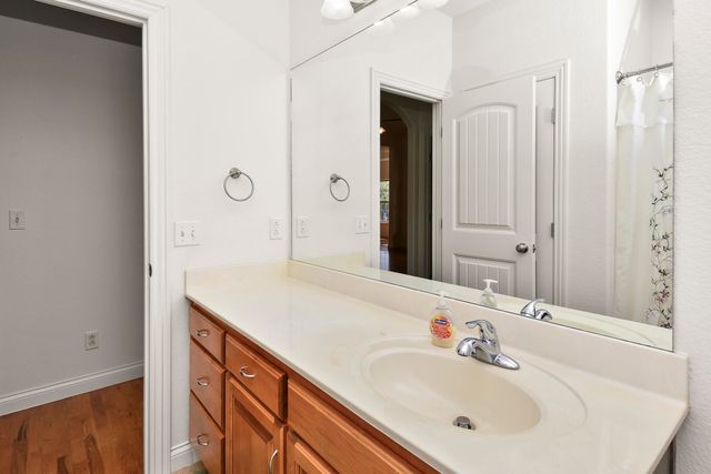 912 E Welch Street, Nixa, MO 65714