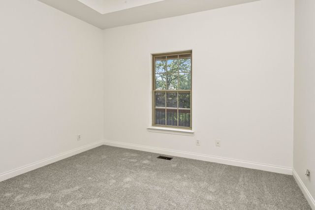 912 E Welch Street, Nixa, MO 65714