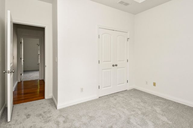 912 E Welch Street, Nixa, MO 65714