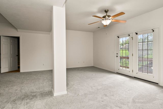 912 E Welch Street, Nixa, MO 65714