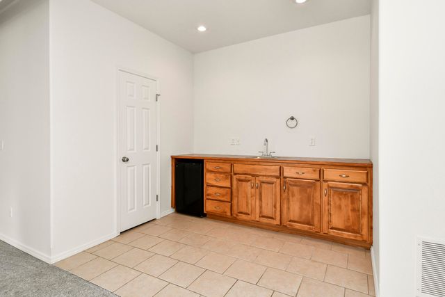 912 E Welch Street, Nixa, MO 65714