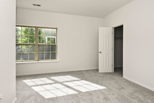 912 E Welch Street, Nixa, MO 65714