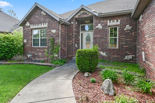 912 E Welch Street, Nixa, MO 65714